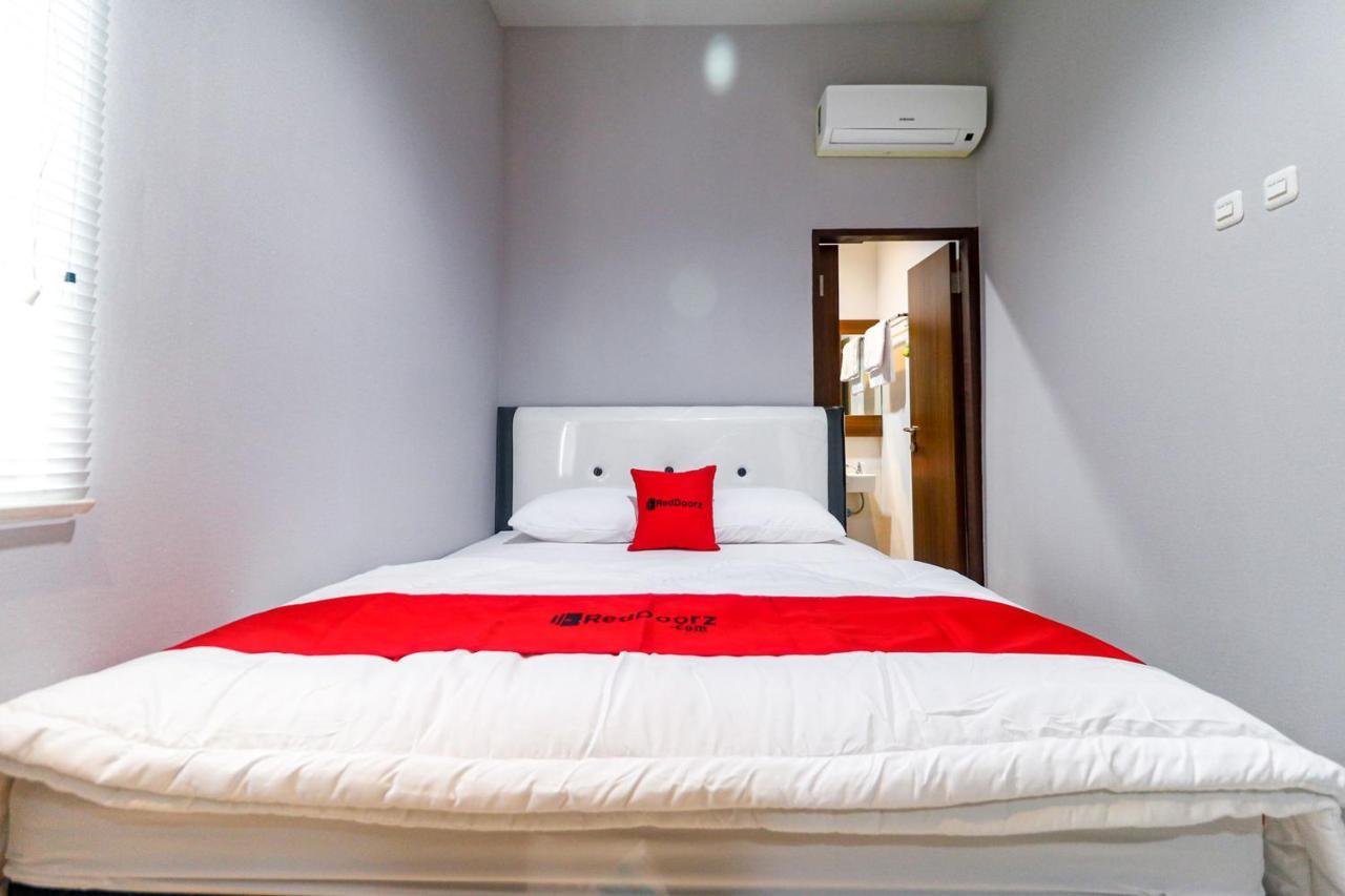 Reddoorz Near Kebon Jeruk Jakarta Luaran gambar
