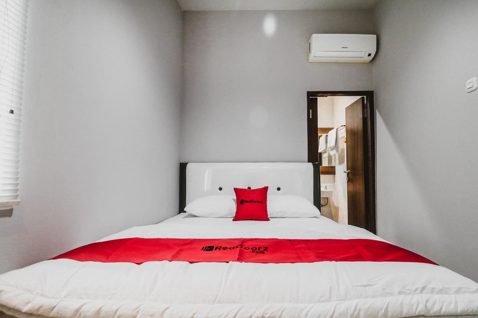Reddoorz Near Kebon Jeruk Jakarta Luaran gambar